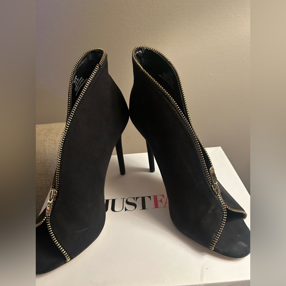 JustFab Black Zippered Heeled Boots